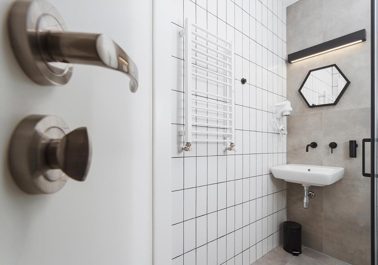 Aaron Aparthotel Kraków Exteriör bild
