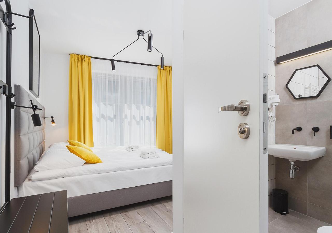 Aaron Aparthotel Kraków Exteriör bild