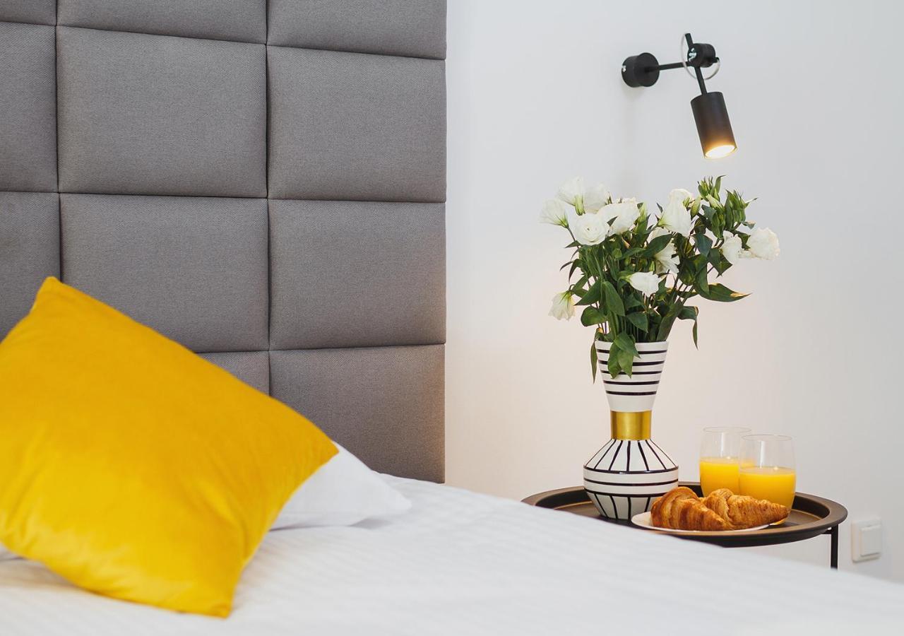 Aaron Aparthotel Kraków Exteriör bild