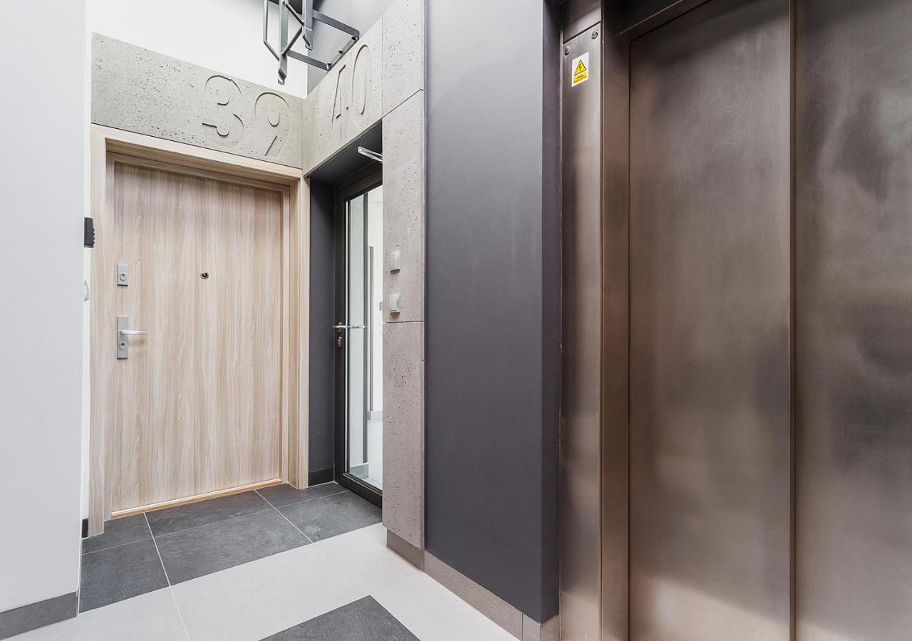 Aaron Aparthotel Kraków Exteriör bild