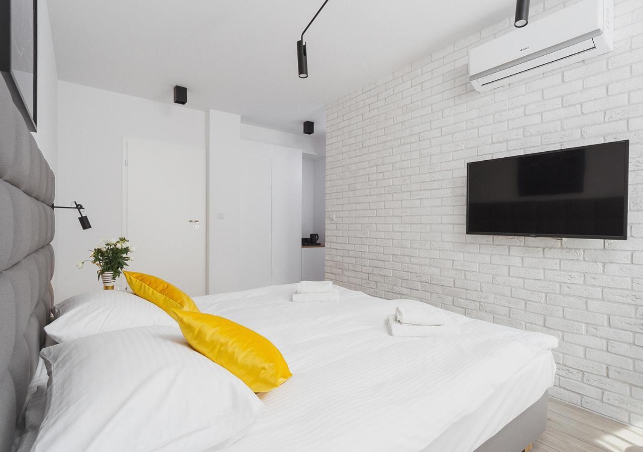 Aaron Aparthotel Kraków Exteriör bild