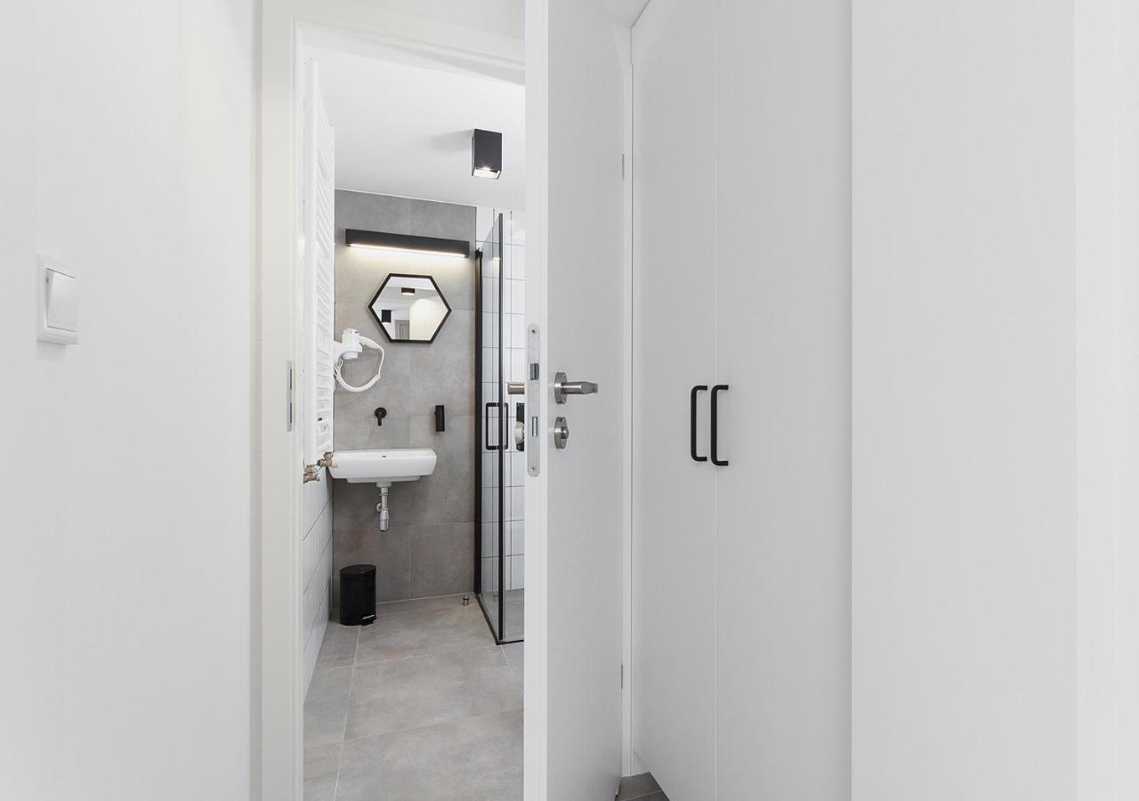 Aaron Aparthotel Kraków Exteriör bild