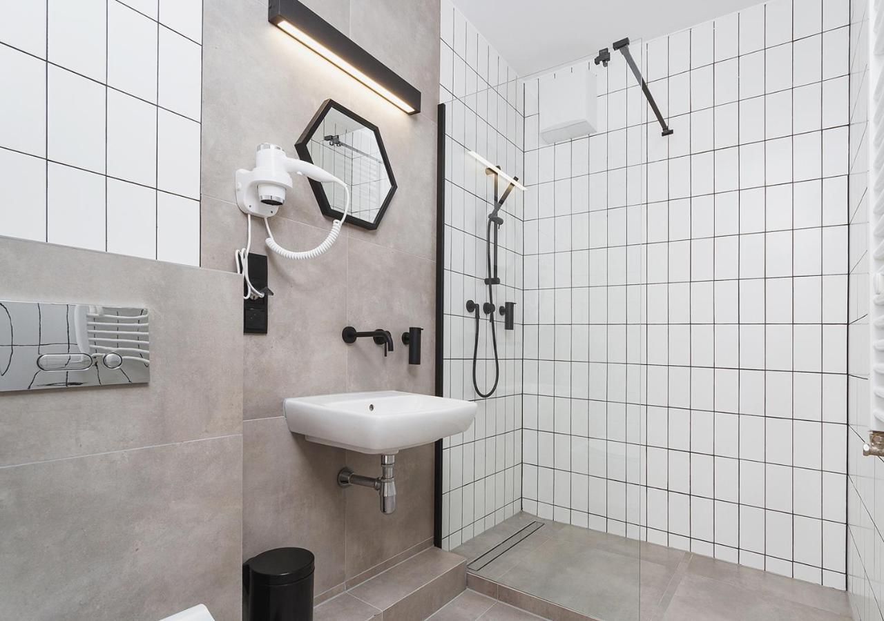 Aaron Aparthotel Kraków Exteriör bild