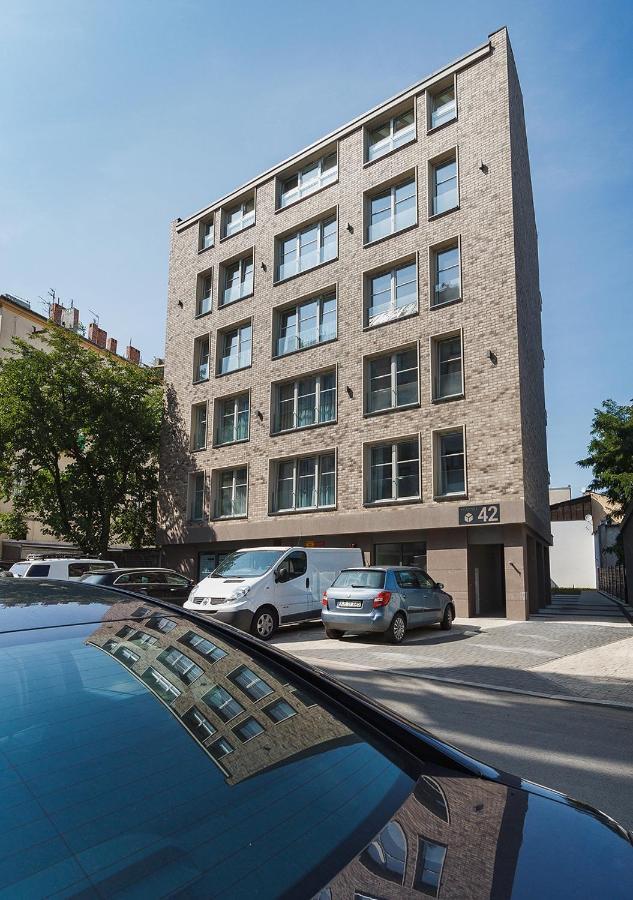 Aaron Aparthotel Kraków Exteriör bild